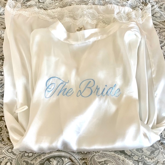 In Bloom Bridal Robe - Picture 2 of 6